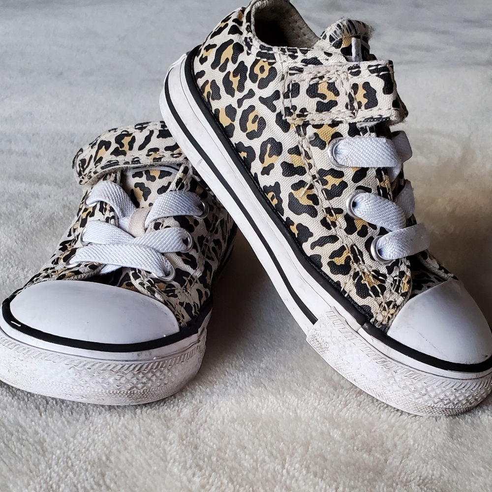 Baby Converse size 6